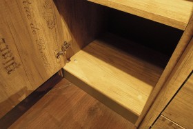Шкаф для белья «Пилигрим» (Дуб Каньон светлый, Фон серый) в Саргатском - sargatskoe.katalogmebeli.com | фото 5